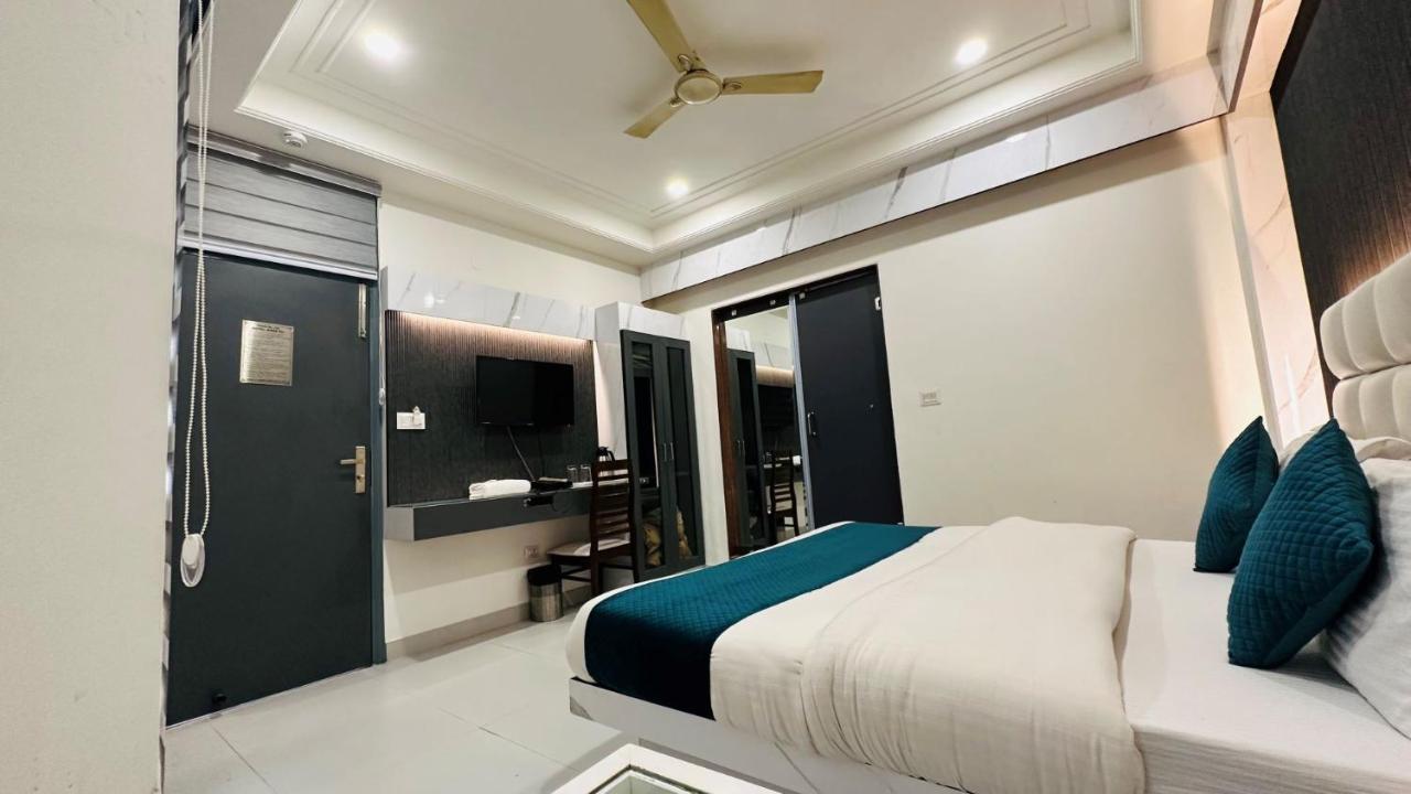 Hotel Baba Deluxe Near New Delhi Railway Station And City Center -By Rcg Hotels Exterior foto