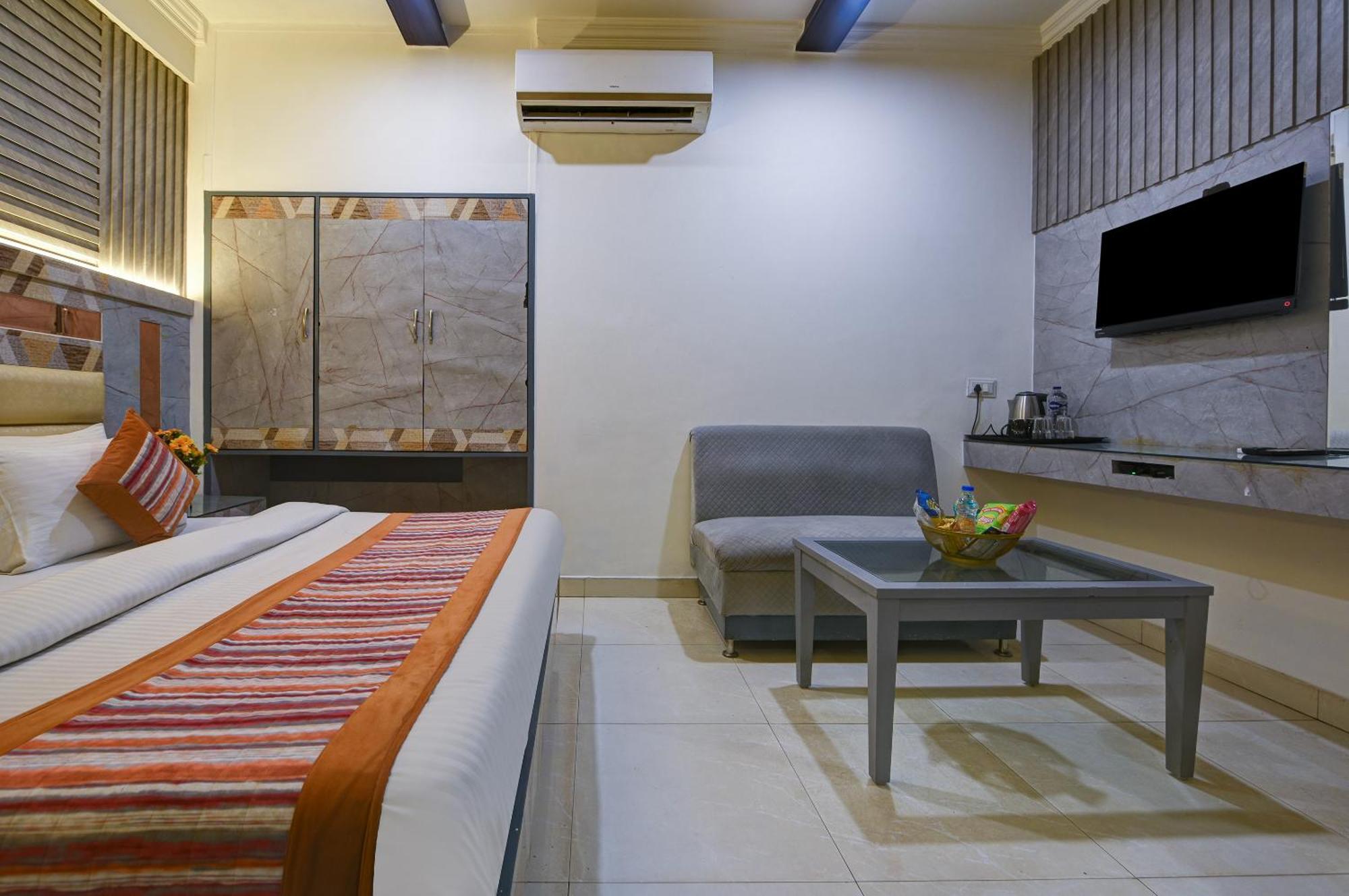 Hotel Baba Deluxe Near New Delhi Railway Station And City Center -By Rcg Hotels Exterior foto