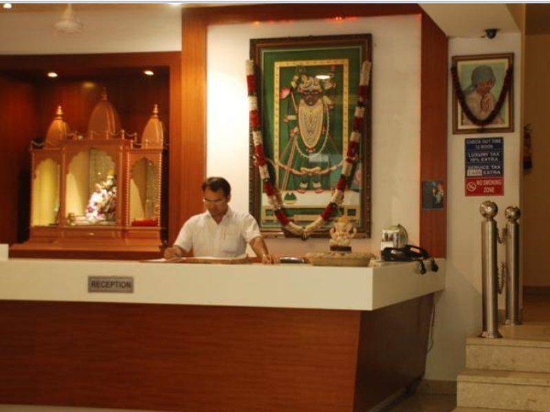 Hotel Baba Deluxe Near New Delhi Railway Station And City Center -By Rcg Hotels Exterior foto